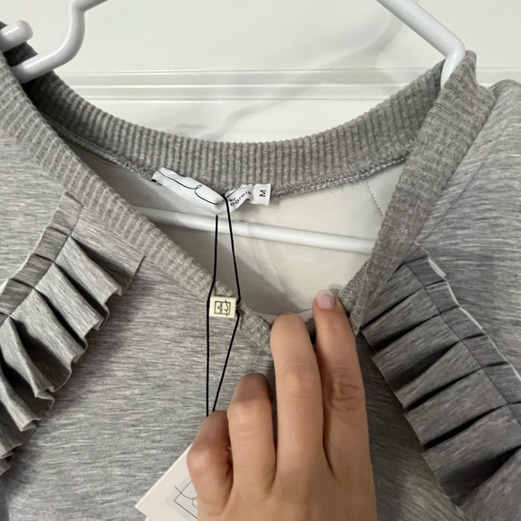 Cutout shoulder sweater with ruffles - Picture 3 of 4